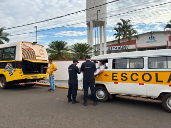 Transporte escolar: verifique itens de seguran�a e documentos antes de contratar.