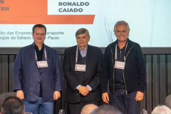 Da esquerda para a direita: Gilberto Kassab (PSD), Ronaldo Caiado (PSD), candidato � Presid�ncia da Rep�blica, e Carlos Panzan, presidente da FETCESP. Cr�dito: Divulga��o/FETCESP