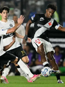 Vasco enfrentou o Olimpia, do Paraguai, em S�o Janu�rio, pela Sul-Americana - Mauro Pimentel / AFP