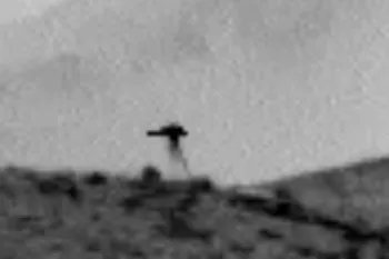 Imagem do rover Curiosity mostra figura estranha no horizonte de Marte (Cr�dito: Nasa)
