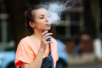O trabalho identificou que tanto a exposi��o ao cigarro convencional quanto ao tabaco aquecido � capaz de reprogramar a fun��o de c�lulas envolvidas no sistema imune.