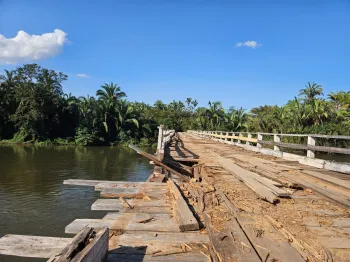 Ponte e viadutos em rodovias federais velhas elevam os riscos para acidentes no Brasil. (Foto: Rog�rio J�nior/TVCA)