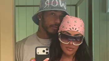 Kim e Lewis parecem apaixonados em f�rias em fam�lia (Imagem: kimkardashian/Instagram)