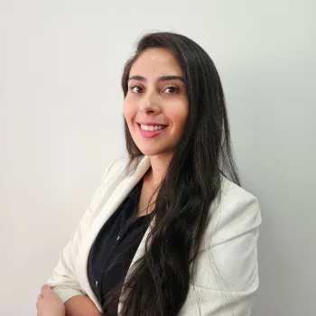 Rithelly Eunilia Cabral - advogada trabalhista do escrit�rio Aparecido In�cio e Pereira Advogados Associados
