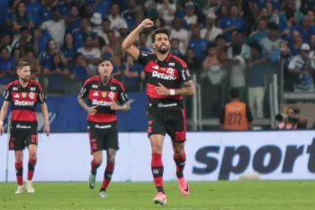 Comemora��o do gol de Lucas Paquet� na partida entre Cruzeiro e Flamengo pelo jogo de ida das oitavas de final da Copa Libertadores 2026. Partida aconteceu no Est�dio do Mineir�o, em Belo Horizonte. ALLAN CALISTO/FOTOARENA/ESTAD�O CONTE�DO