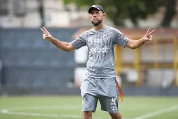 Espanhola � condenada por acusar ex-t�cnico do Santos de ass�dio - Jogada10