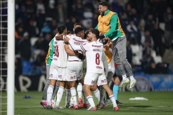 Jogadores do Fluminense comemoram classifica��o na Libertadores