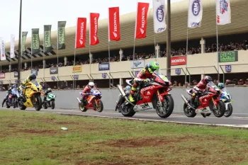 MOTO1000GP tira etapa de Cuiab� e leva corrida ao Paran�. - Foto: Grelak Comunica��o