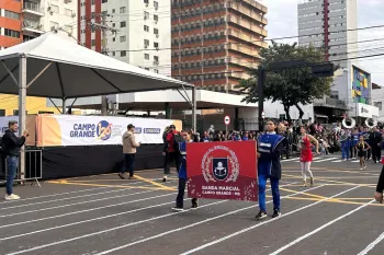 Desfile c�vico-militar do anivers�rio de Campo Grande. (Foto: Mileny Barros)