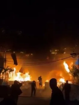 Inc�ndio atingiu bar na Barra da Tijuca, na Zona Sudoeste - Reprodu��o/Rede Social