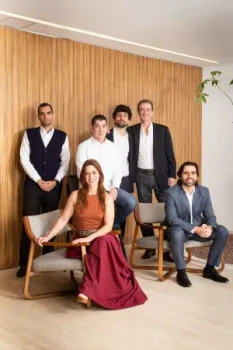 S�cios CSA Advogados. Da esquerda para a direita: Vin�cius Mesquita Sim�es, Ricardo Amorim, Thomaz Myrrha Cordeiro de Mattos, Ricardo Chamon, Marina Pires Bernardes e Rafael Serrano