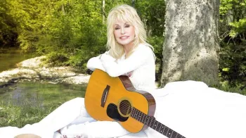 Dolly Parton recebe pr�mio do governo dos EUA por promover a paz
