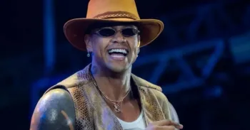 Blog do Marrom: L�o Santana e um navio para chamar de seu