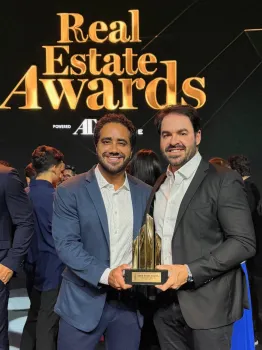 Os empres�rios Victor Albuquerque e Ronaldo Dantas durante o Real Estate Awards