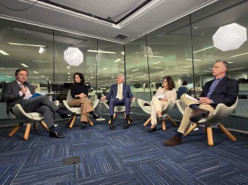 Ronaldo Caiado com Milton Jung (CBN), Malu Gaspar (Globo), Maria Cristina Fernandes (Valor) e Lauro Jardim (Globo) Foto: Ana Branco / Ag�ncia O Globo