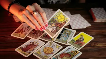 A Torre no Tarot descreve mudan�as estruturais no relacionamento