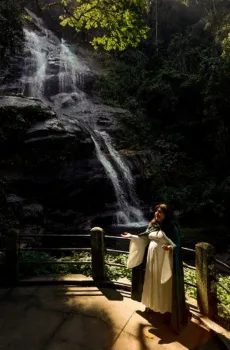 Ecum�nico, o Parque Nacional da Tijuca � abrigo para cren�as diversas, de evang�licos a druidas - Foto: Gabriel de Paiva/O GLOBO
