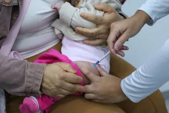 Cerca de 84.632 doses da vacina contra o sarampo e 24.952 doses de outros imunizantes foram aplicadas na Campanha de Multivacina��o da Prefeitura de S�o Paulo. Divulga��o/Prefeitura de S�o Paulo.