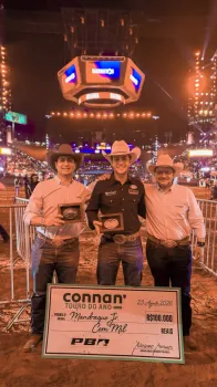 Entrega do cheque de R$ 100 mil para o Touro do Ano Connan - Divulga��o Connan