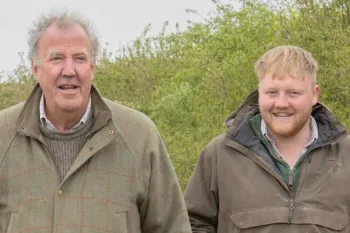 Kaleb Cooper trabalha na fazenda de Jeremy Clarkson