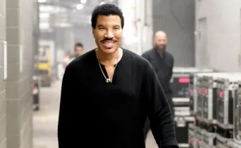 Lionel Richie foi internado em St. Louis, no Missouri, nos Estados Unidos, ap�s passar mal durante um show - Reprodu��o / Instagram