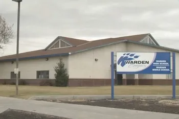 Warden High Schoo (Imagem: 4 News Now / YouTube)