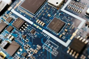Chips semicondutores em placa de circuito de computadores | 25/02/2022 REUTERS/Florence Lo