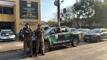 Viatura do Comando de Pol�cia Ambiental envolvida na fuga