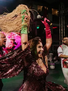 Daniela Mercury ajudou a defender o samba campe�o - Divulga��o