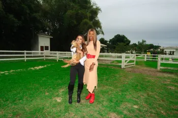 Nicole Bahls apresenta a nova integrante da 'Casa Bahls', a cabra Benny, em homenagem a Benny Briolly