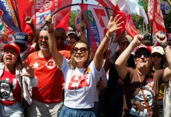Janja liderou o ato pr�-Lula em Bras�lia<br>SERGIO LIMA / AFP