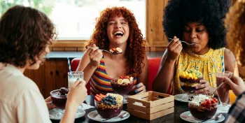 Consumo de alimentos e bebidas entre jovens
