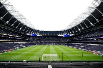 Vista geral do Tottenham Hotspur Stadium, um dos recintos mult�splexos mais avan�ados do mundo.