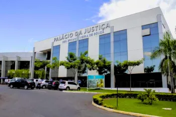 Justi�a negou pedido de suspens�o de senten�a de servidor condenado por desviar caixas de papel de F�rum de Cuiab�. Foto: Reprodu��o