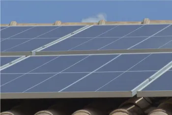 Placa de energia solar (Foto: TV Morena)