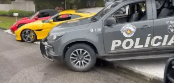 O suspeito principal, conhecido como ?Tim?, teria adquirido e negociado mais de 20 ve�culos de luxo durante o per�odo investigado, incluindo modelos das marcas Lamborghini, Ferrari e Porsche. Reprodu��o / Pol�cia Militar