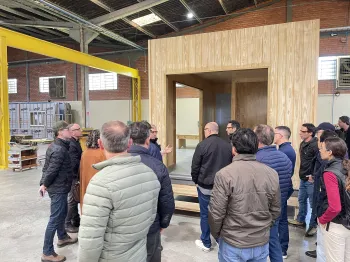 T�cnicos do Sul do Brasil visitam f�brica, �rea de plantio e Tiny House da �guia Florestal no Paran� (Cr�dito: Divulga��o)