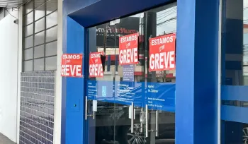 Servidores da Caixa est�o em greve e isso pode afetar saque de pr�mios da loterias | (Foto: J�lia Ortega)