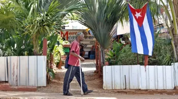 Pequim defende o fim do embargo econ�mico � ilha