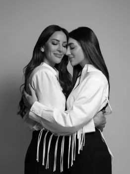 Viviane (� esquerda) e Vit�ria Martinello