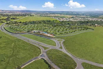 Foto-montagem registra vista a�rea de Senador Canedo, com a implanta��o futura do projeto da Teriva e Castel