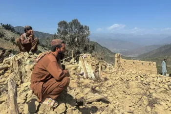 Islamabad tem realizado ataques dentro do territ�rio afeg�o desde que as tens�es entre os dois vizinhos se agravaram neste ano. Foto por AIMAL ZAHIR / AFP