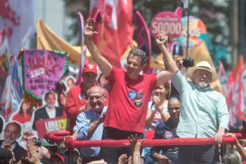 Lula participa de caminhada de campanha na Avenida Paulista com Fernando Haddad, Simone Tebet e Marina Silva. Cr�dito: VINCENT BOSSON/FOTOARENA/ESTAD�O CONTE�DO