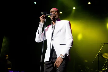 Freddie Jackson durante uma apresenta��o em 2023 (Imagens: Getty Images)