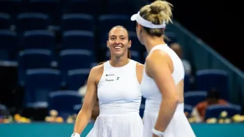 Luisa e Gaby enfrentam dupla n� 1 do mundo para buscar quinto t�tulo da temporada (Jimmie 48 Photography:WTA)