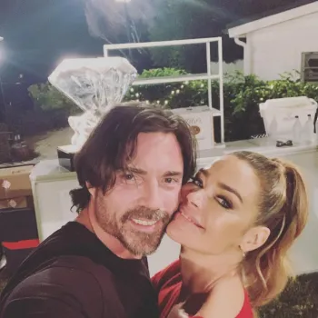 Denise Richards com seu ex-marido Aaron Phypers