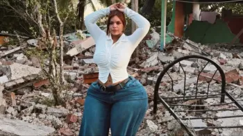 Gracie Bon nas fotos que geraram pol�mica (Instagram/@graciebon)