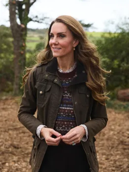 Kate Middleton posa para retrato oficial da Royal Foundation Centre for Early Childhood