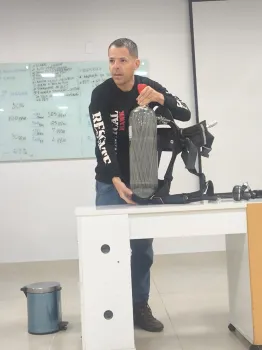O bombeiro militar Helton Rodrigues ministrar� aul�o gratuito sobre primeiros socorros no IES. Divulga��o / Arquivo pessoal.