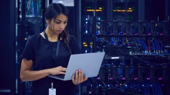Trabalhadores indianos de tecnologia enfrentam crescente incerteza em meio a restri��es de imigra��o nos EUA